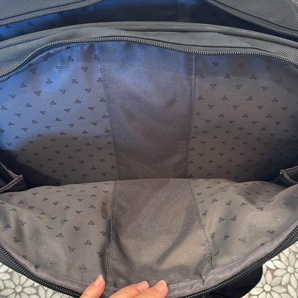 Unisex Tumi Alpha Ballistic Nylon 18" Boarding Tote in Black, OS- NWOT! - Picture 11 of 12